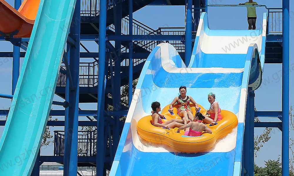 河北保定海森水上大世界冲天回旋家庭宽漂流 河北保定海森水上大世界冲天回旋家庭宽漂流